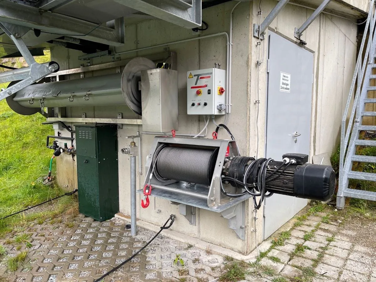 Zerlegte Winde von 0,8 Tonnen während der Instandsetzung in Eisenerz